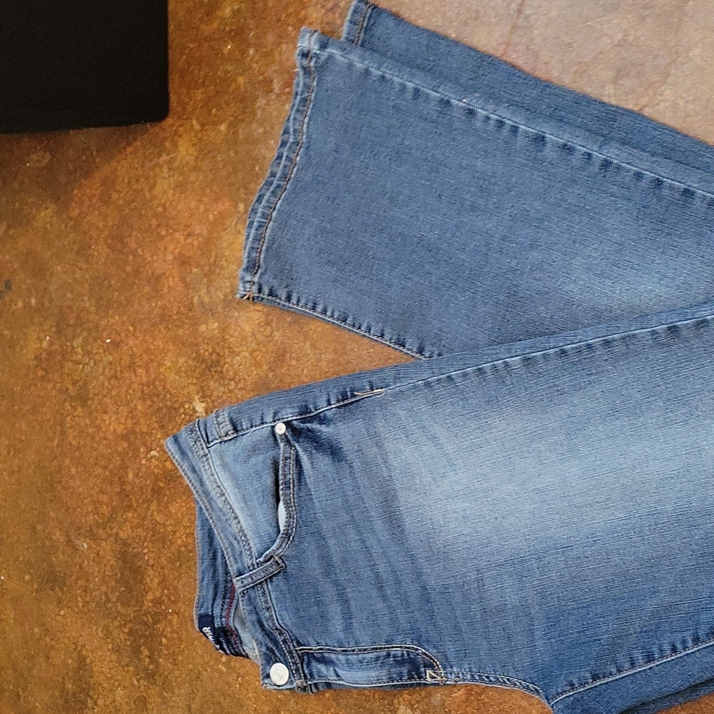 Wallflower jeans